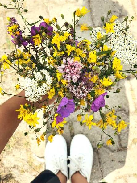 Delicate posy in kraft wrap